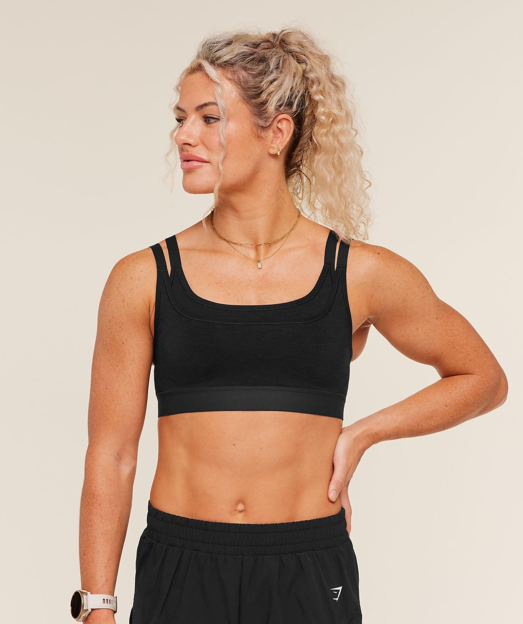 Interval Seamless Medium Support Sports Bra Black