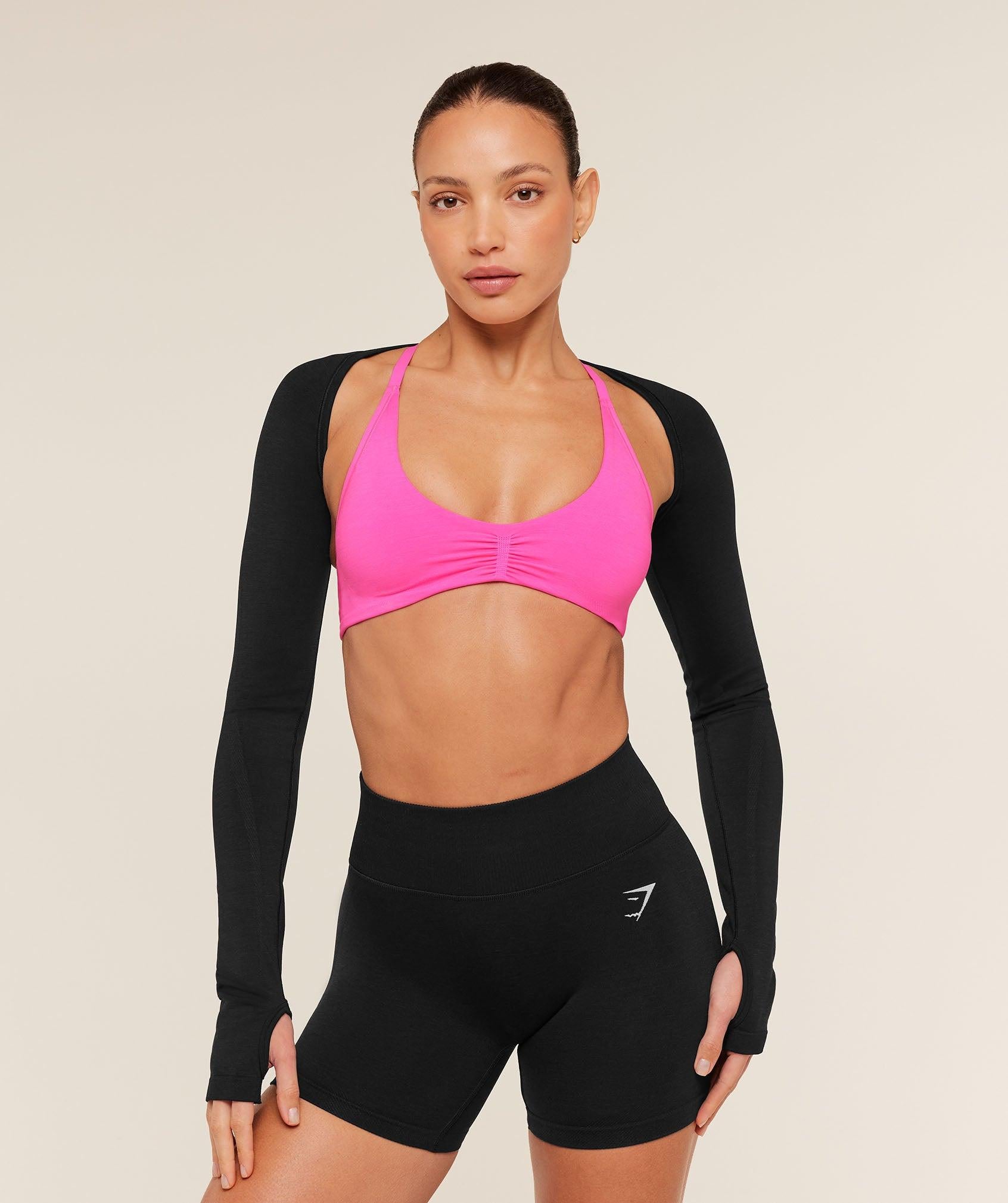 Interval Seamless Shrug Black