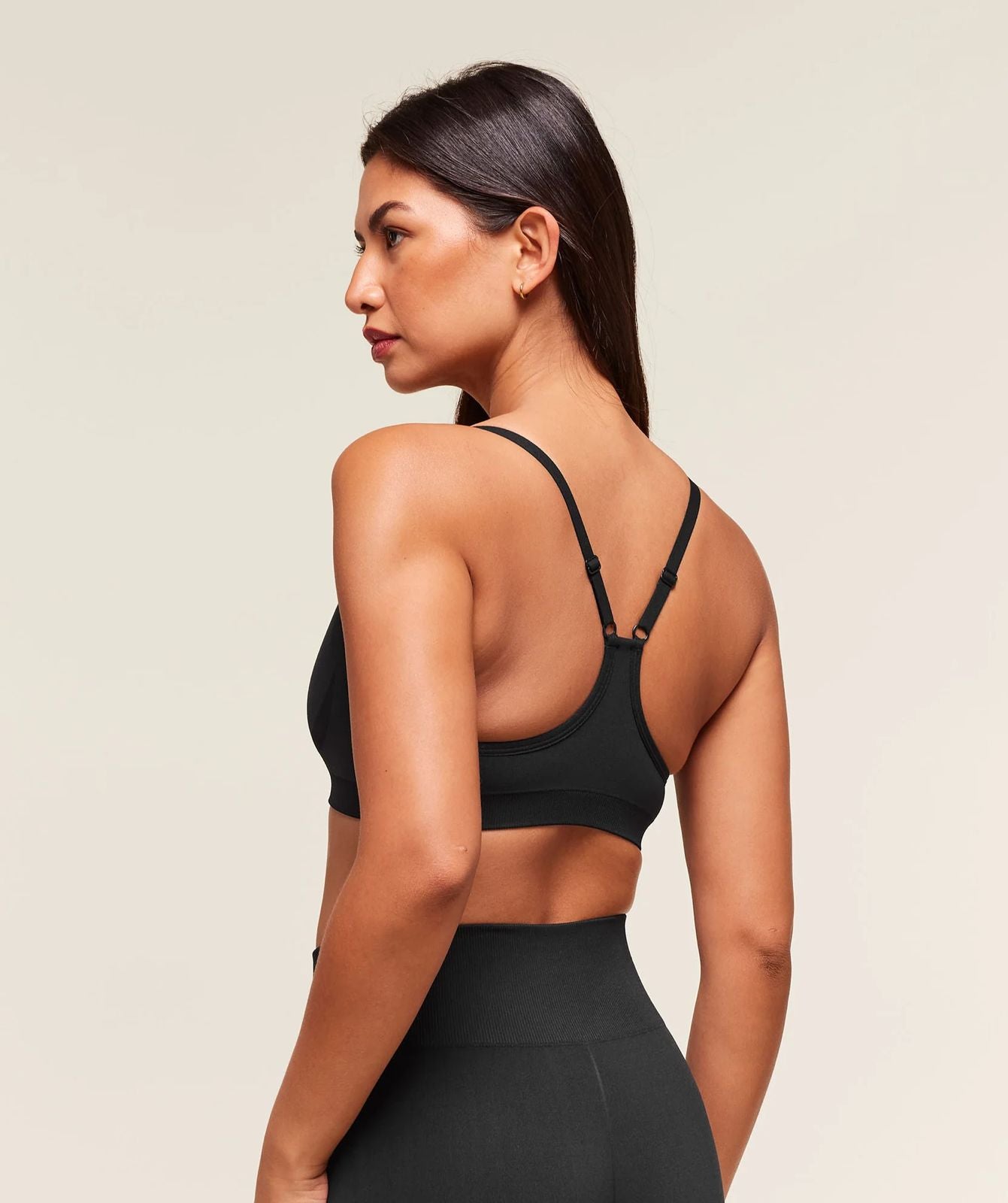 Everyday Seamless Racerback Sports Bra Black